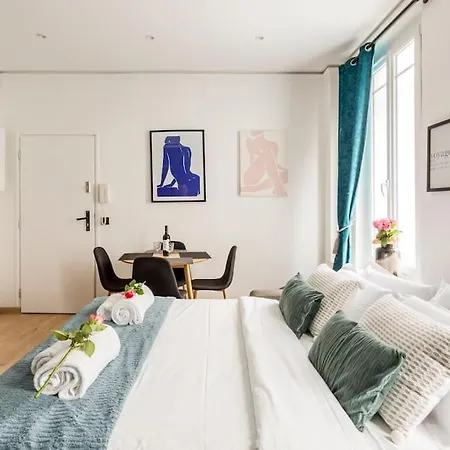 Apartment Paris, Tour Eiffel, Champs Elysees