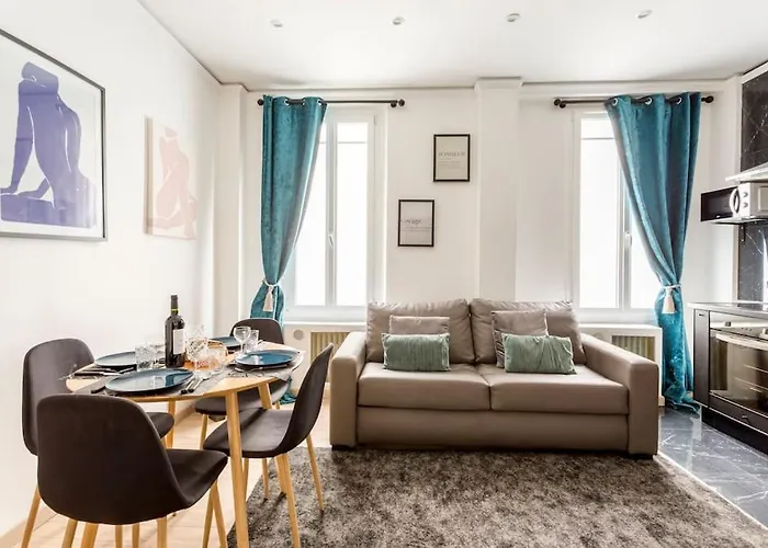 Paris, Tour Eiffel, Champs Elysees דירה פריז