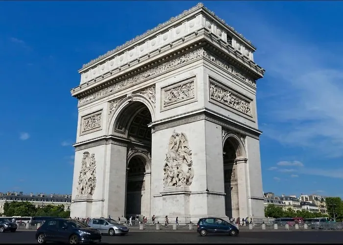 דירה Paris, Tour Eiffel, Champs Elysees פריז