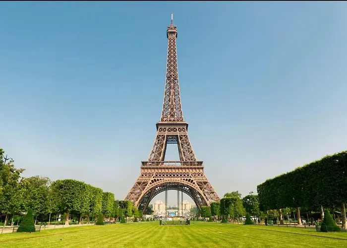 Paris, Tour Eiffel, Champs Elysees *