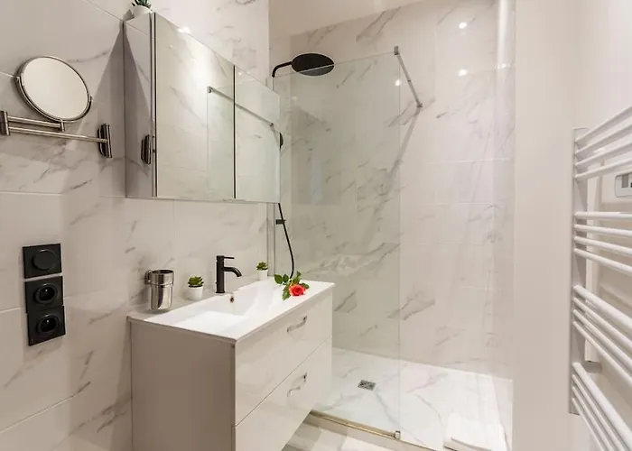 Paris, Tour Eiffel, Champs Elysees *