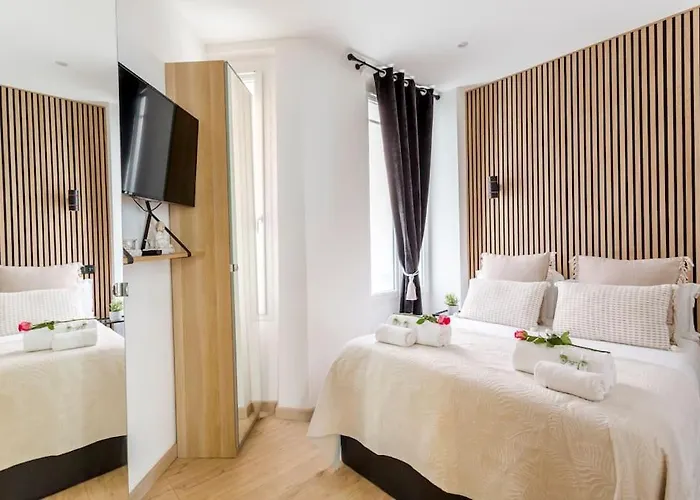 Paris, Tour Eiffel, Champs Elysees פריז