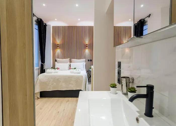 Paris, Tour Eiffel, Champs Elysees פריז