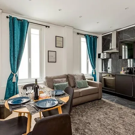 Paris, Tour Eiffel, Champs Elysees Апартаменты Париж