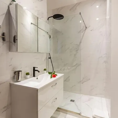 Paris, Tour Eiffel, Champs Elysees *